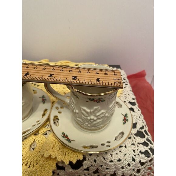 PartyLite P7257 2 Sets Holly Leaf Cup and Saucer Holiday Decor Or Votive Holders - Picture 7 of 8